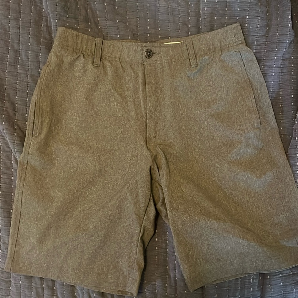 UA golf shorts
